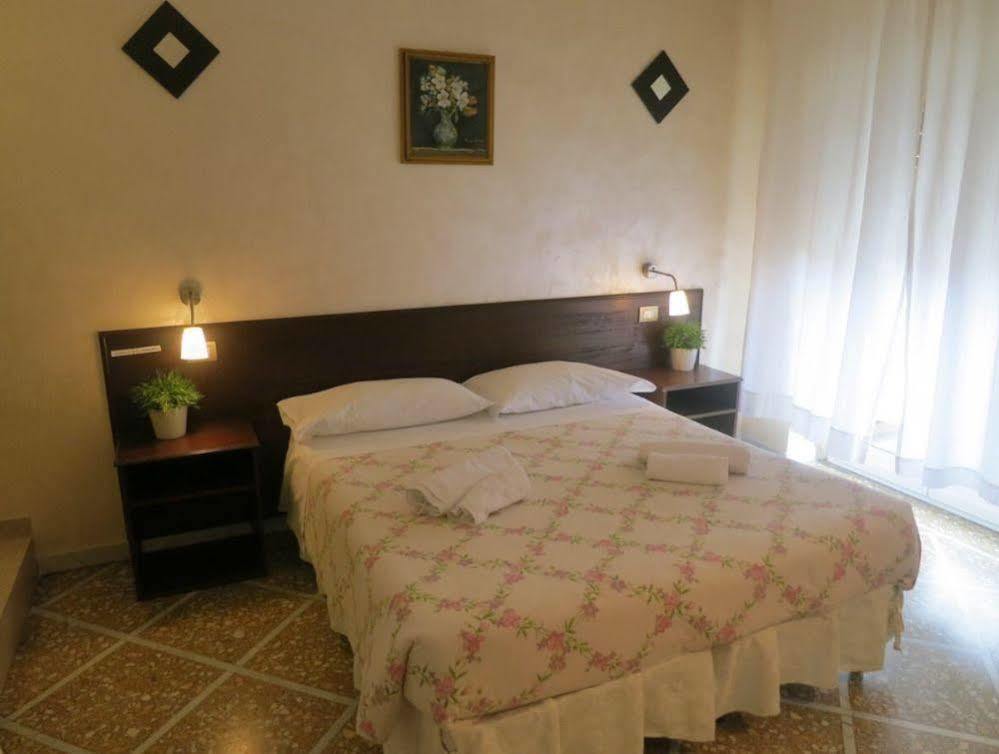 อิน ตรัสเตเวเร เฮาส์ Bed & Breakfast โรม ภายนอก รูปภาพ