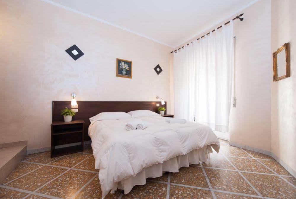 อิน ตรัสเตเวเร เฮาส์ Bed & Breakfast โรม ภายนอก รูปภาพ